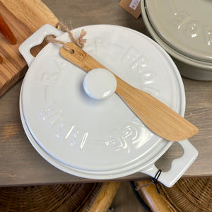 Stoneware Baker with Spreader